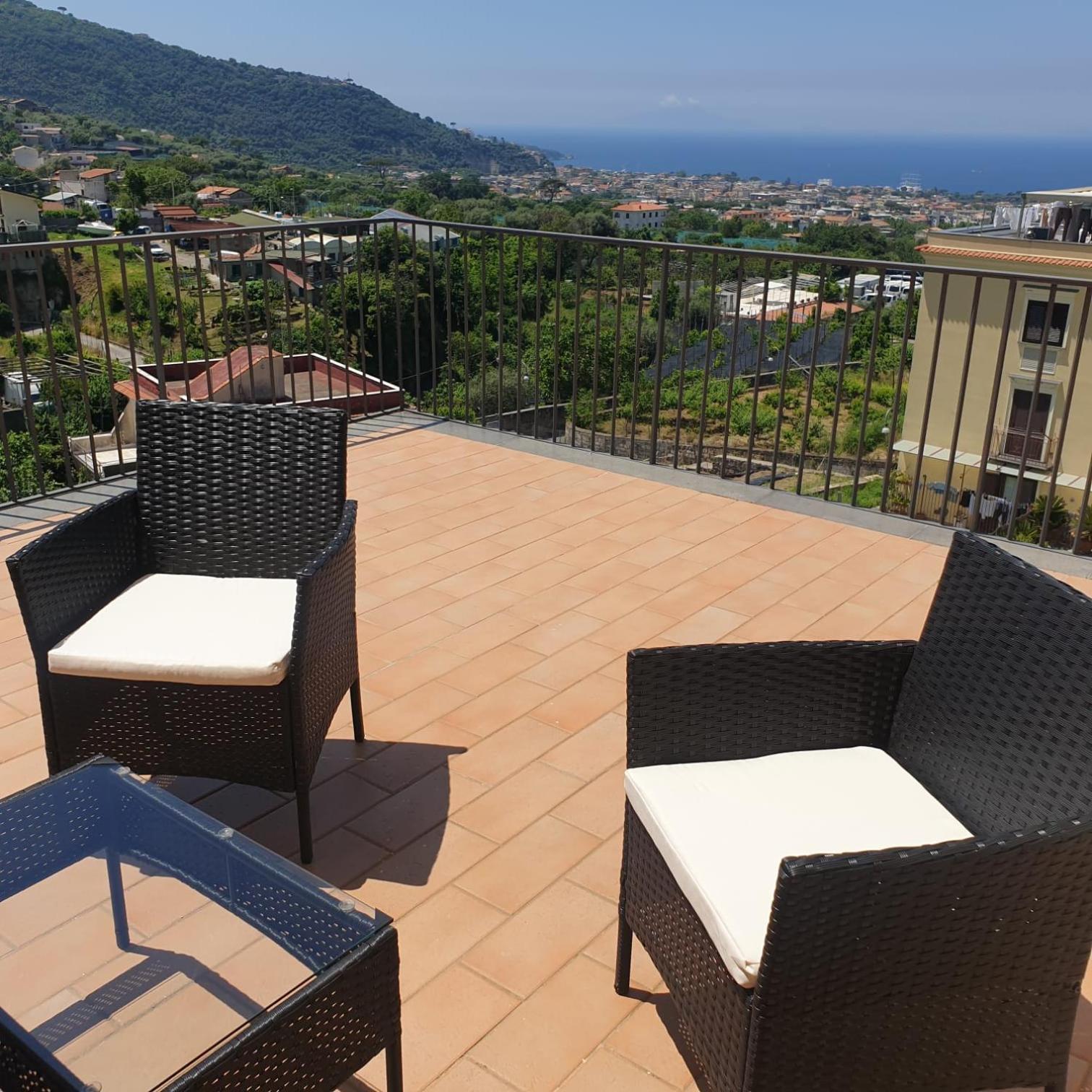ピアーノ・ディ・ソッレント La Finestra Sul Mare Sorrentoヴィラ エクステリア 写真